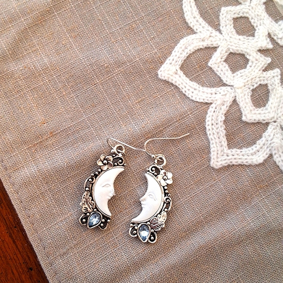 💥SALE💥NEW Moon Silver Blue Jewel Dangle Earrings - Picture 3 of 6